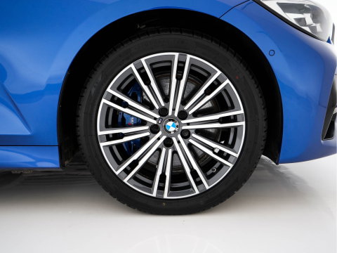 BMW 3 Serie Touring 330e High Executive M-Sportpack (Plug-in) Aut. *LEATHER-MICROFIBRE | FULL-LED | DIGI-COCKPIT | HEATED-SPORTSEATS | CAMERA | CARPLAY | SHIFT-PADDLES | NAVI-FULLMAP | PRIVACY-GLASS | ECC | PDC | CRUISE | TOWBAR | 18''ALU*