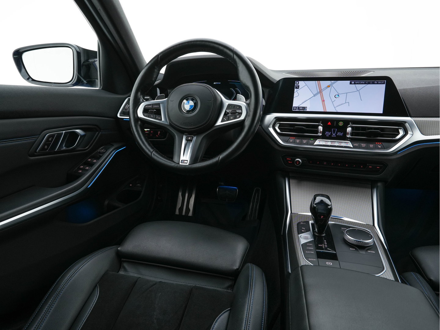 BMW 3 Serie Touring 330e High Executive M-Sportpack (Plug-in) Aut. *LEATHER-MICROFIBRE | FULL-LED | DIGI-COCKPIT | HEATED-SPORTSEATS | CAMERA | CARPLAY | SHIFT-PADDLES | NAVI-FULLMAP | PRIVACY-GLASS | ECC | PDC | CRUISE | TOWBAR | 18''ALU*