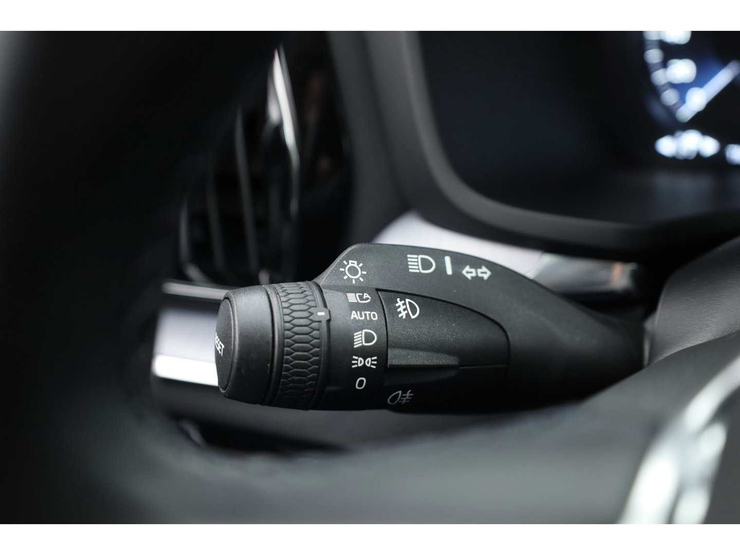 Volvo V60 2.0 B3 Momentum Business | Trekhaak | Adap. Cruise | Blis | Carplay |