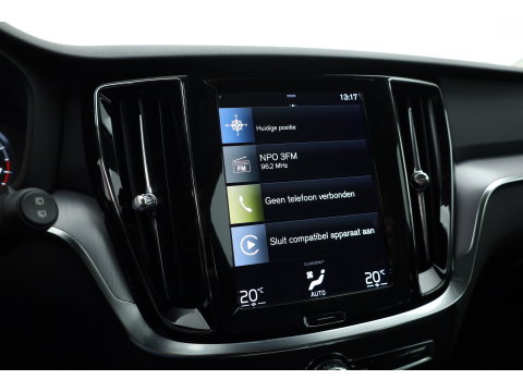 Volvo V60 2.0 B3 Momentum Business | Trekhaak | Adap. Cruise | Blis | Carplay |