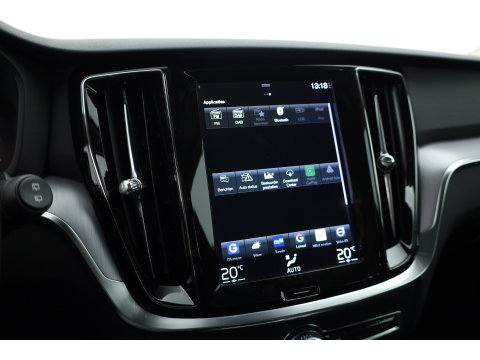 Volvo V60 2.0 B3 Momentum Business | Trekhaak | Adap. Cruise | Blis | Carplay |