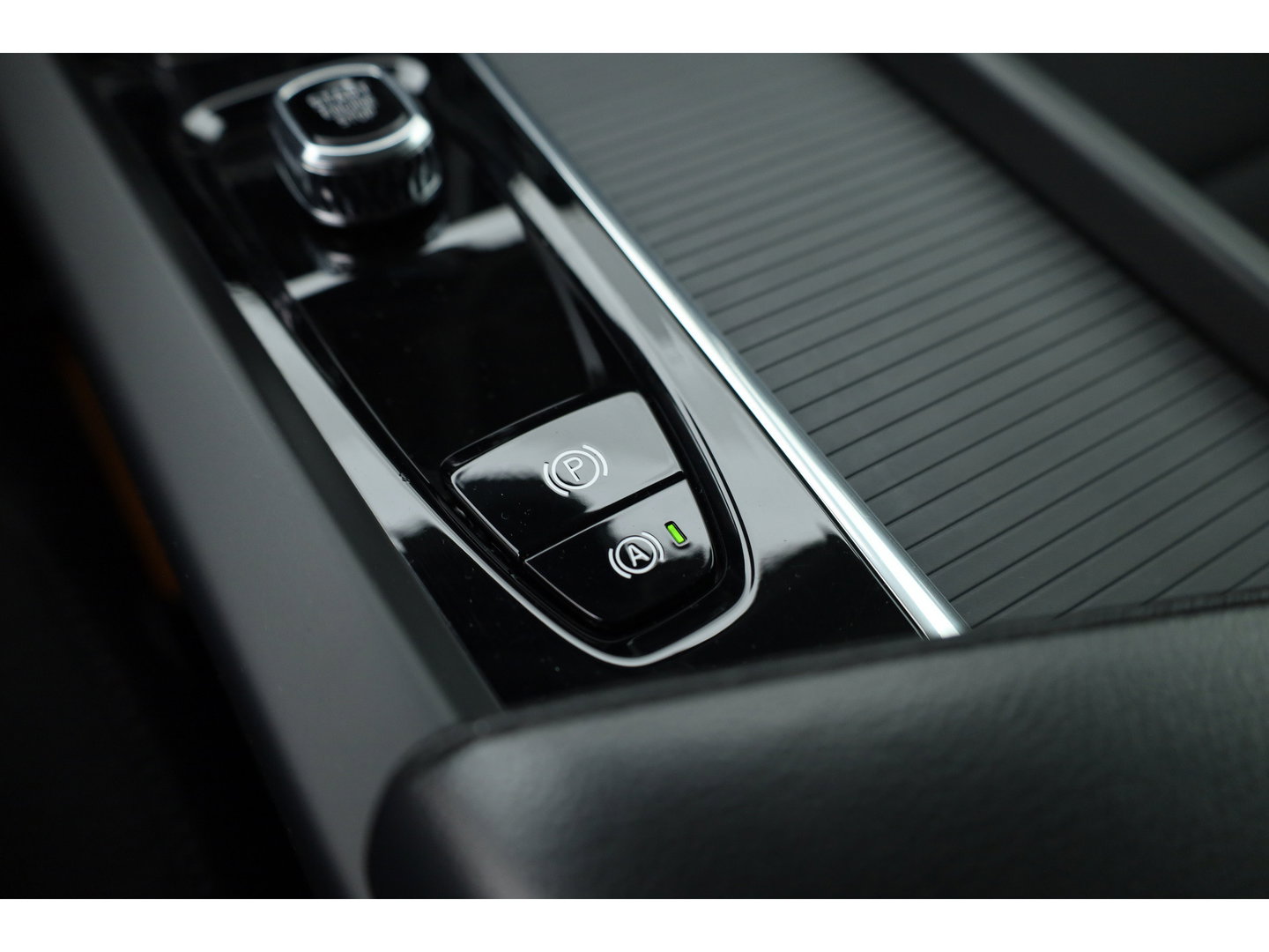 Volvo V60 2.0 B3 Momentum Business | Trekhaak | Adap. Cruise | Blis | Carplay |