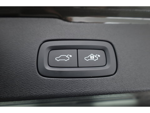 Volvo V60 2.0 B3 Momentum Business | Trekhaak | Adap. Cruise | Blis | Carplay |