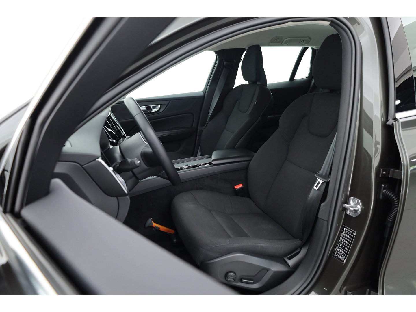 Volvo V60 2.0 B3 Momentum Business | Trekhaak | Adap. Cruise | Blis | Carplay |