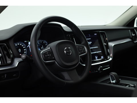 Volvo V60 2.0 B3 Momentum Business | Trekhaak | Adap. Cruise | Blis | Carplay |