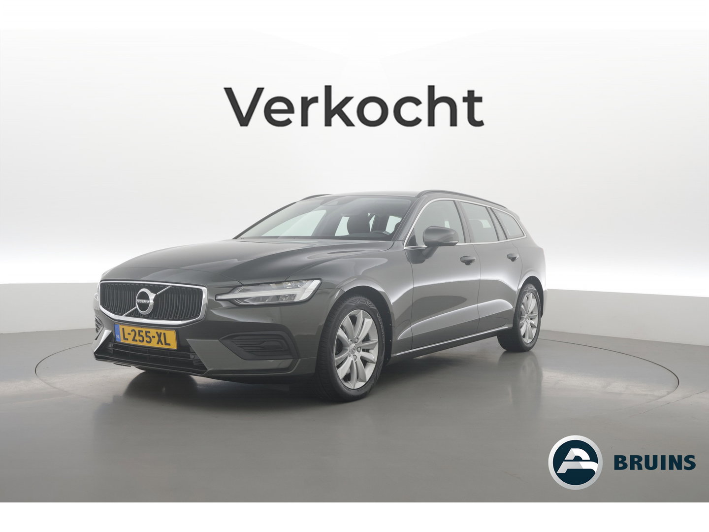 Volvo V60 2.0 B3 Momentum Business | Trekhaak | Adap. Cruise | Blis | Carplay |