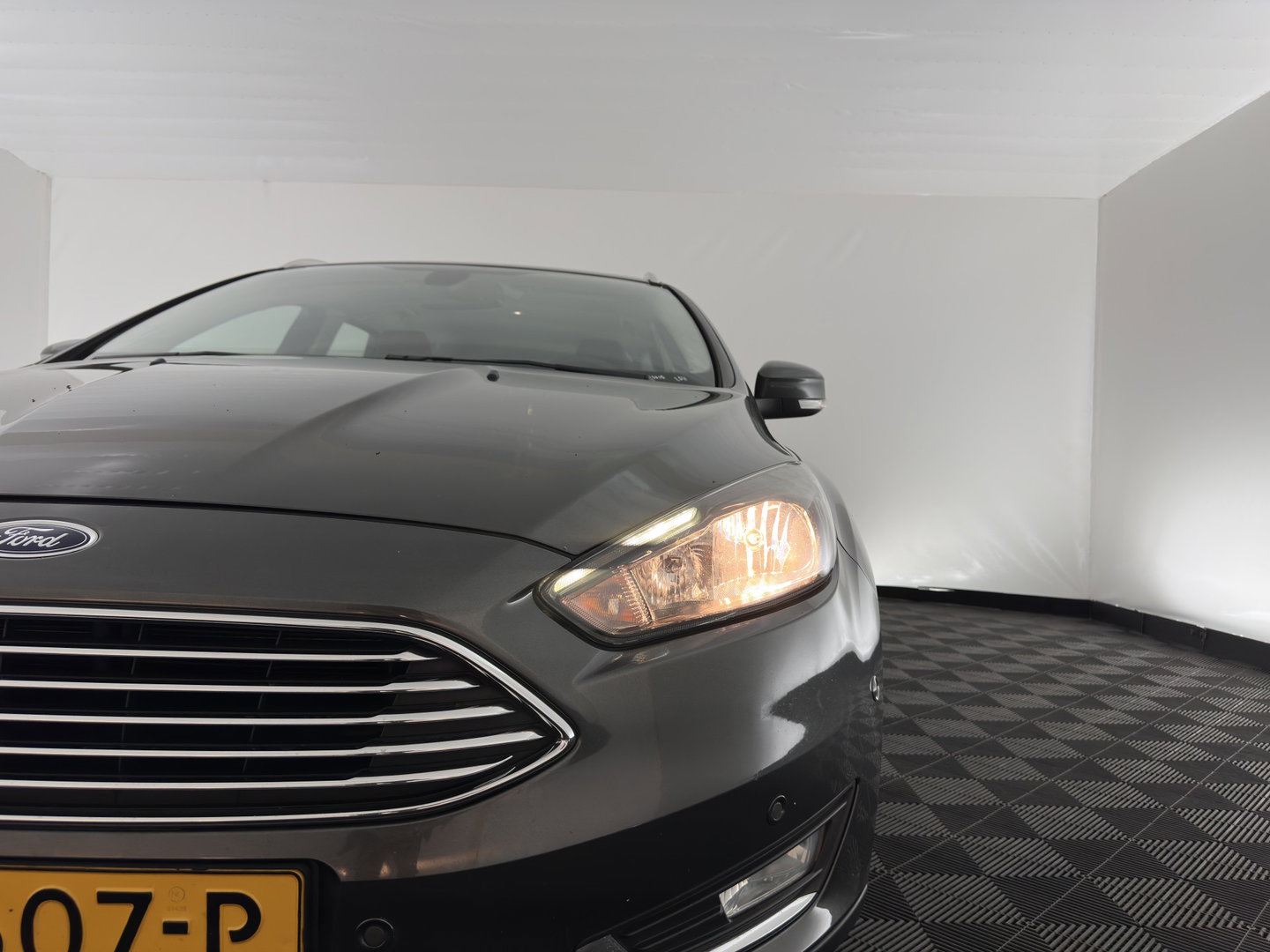 Ford FOCUS Wagon 1.5 TDCI Titanium *NAVI-FULLMAP | KEYLESS | COMFORTSEATS | SYNC-AUDIO | ECC | PDC | CRUISE | 16''ALU*