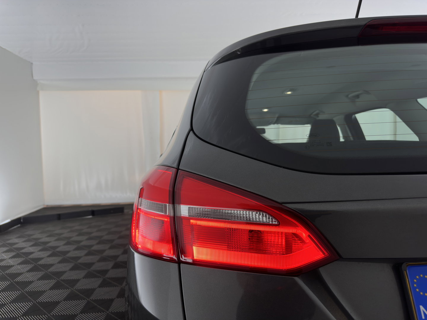 Ford FOCUS Wagon 1.5 TDCI Titanium *NAVI-FULLMAP | KEYLESS | COMFORTSEATS | SYNC-AUDIO | ECC | PDC | CRUISE | 16''ALU*