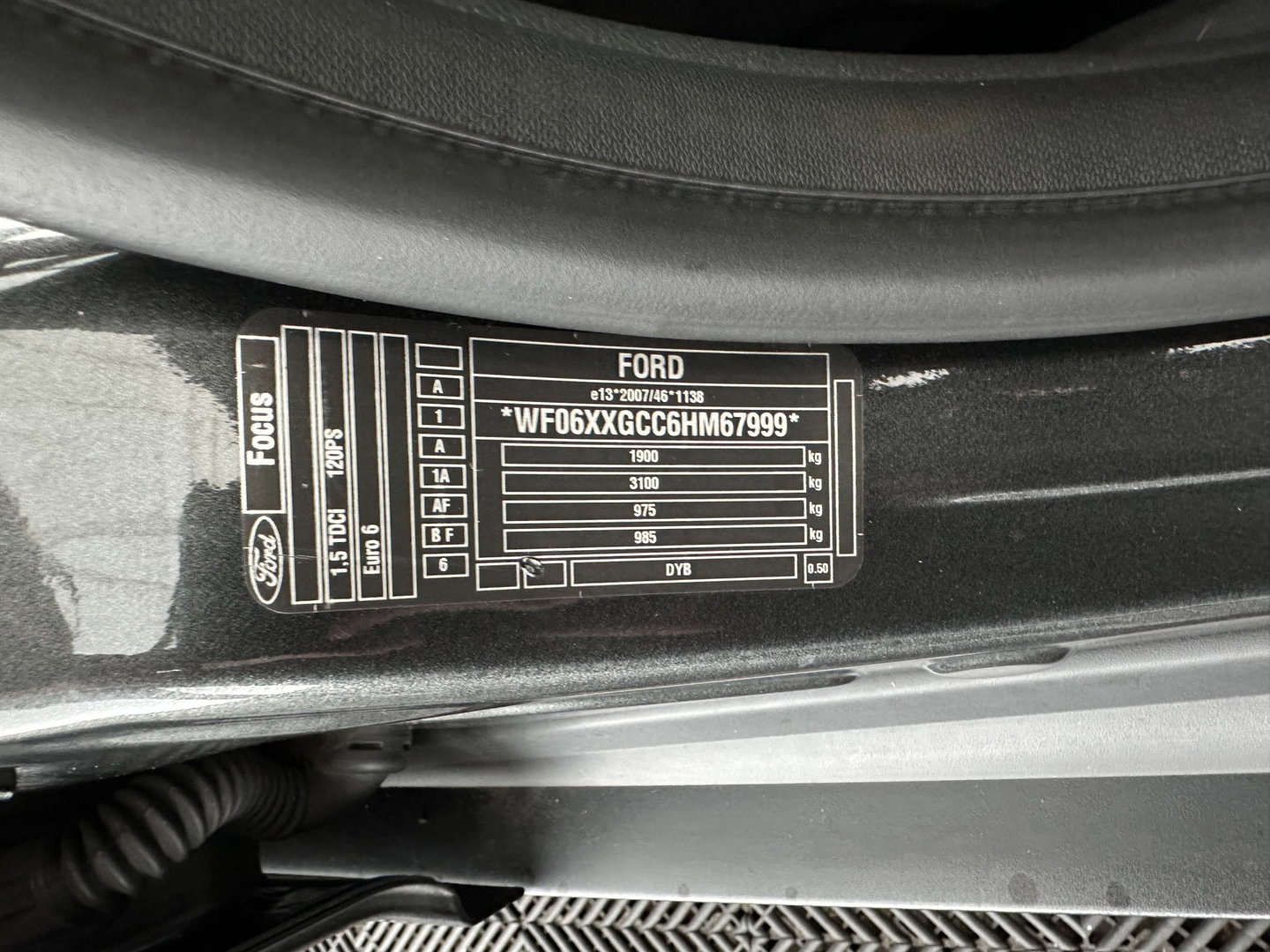 Ford FOCUS Wagon 1.5 TDCI Titanium *NAVI-FULLMAP | KEYLESS | COMFORTSEATS | SYNC-AUDIO | ECC | PDC | CRUISE | 16''ALU*