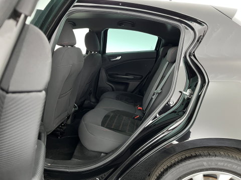 Alfa Romeo Giulietta 1.6 JTDM Super Pack Veloce Aut. *NAVI-FULLMAP | SPORTSEATS | SHIFTPADDLES | PRIVACY-GLASS | ECC | PDC | CRUISE | 17''ALU*