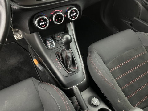 Alfa Romeo Giulietta 1.6 JTDM Super Pack Veloce Aut. *NAVI-FULLMAP | SPORTSEATS | SHIFTPADDLES | PRIVACY-GLASS | ECC | PDC | CRUISE | 17''ALU*