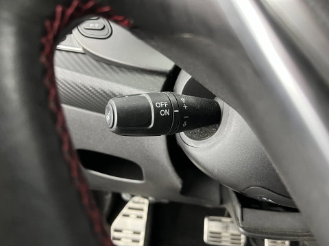 Alfa Romeo Giulietta 1.6 JTDM Super Pack Veloce Aut. *NAVI-FULLMAP | SPORTSEATS | SHIFTPADDLES | PRIVACY-GLASS | ECC | PDC | CRUISE | 17''ALU*