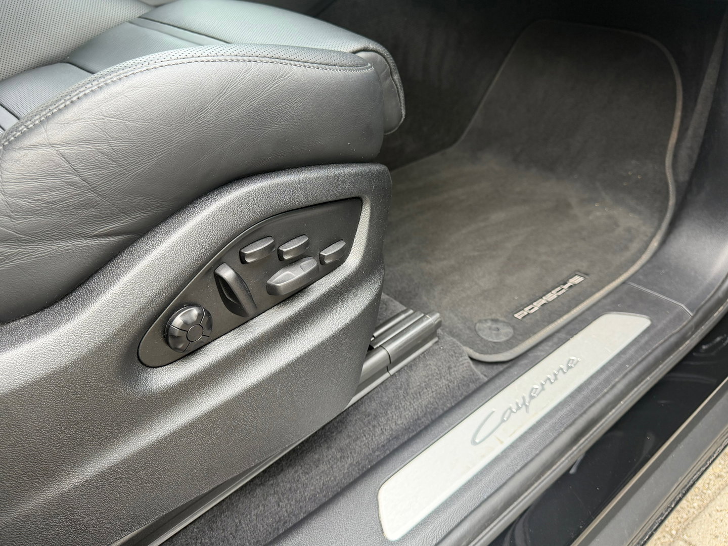 Porsche Cayenne Coupé 3.0 E-Hybrid Carbon|NL-Auto|Memory|Pano|SportChrono|18Wegs