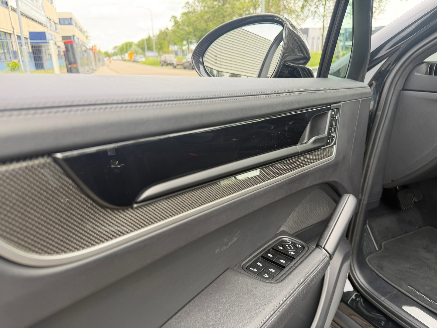 Porsche Cayenne Coupé 3.0 E-Hybrid Carbon|NL-Auto|Memory|Pano|SportChrono|18Wegs