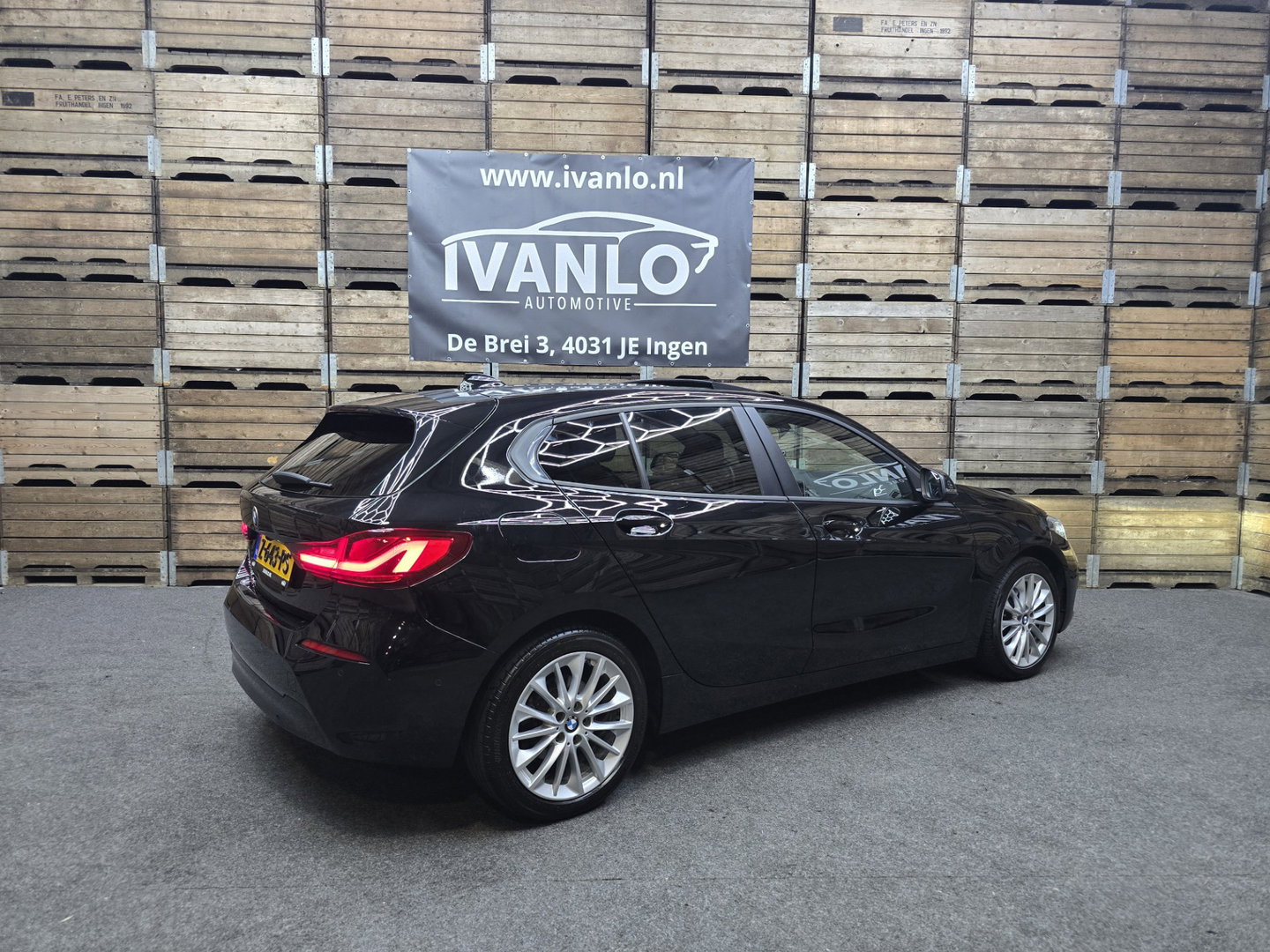 BMW 1-serie 118i High Executive Pano Clima Camera HUD Navi LM