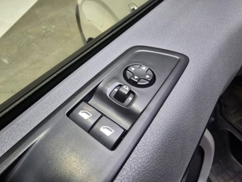 Opel Vivaro-e L2H1 Edition 75 kWh Lat om Lat Airco Cruise Navi Carplay Camera