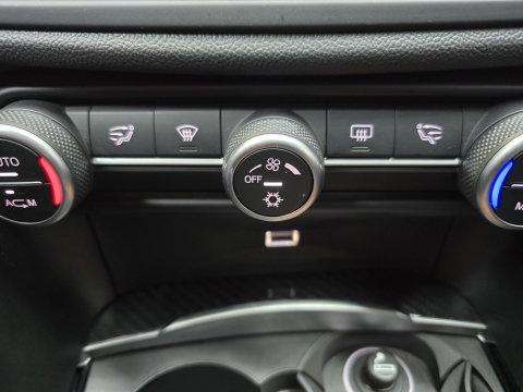 Alfa Romeo Giulia 2.9 V6 Quadrifoglio Bi Xenon Navi Clima Cruise A.S. 19"LM Trofeo 510 PK!