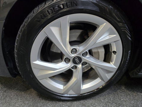 Audi A4 Avant 40 TFSI S edition 3x Sline Navi Clima Led Matrix Trekhaak LM