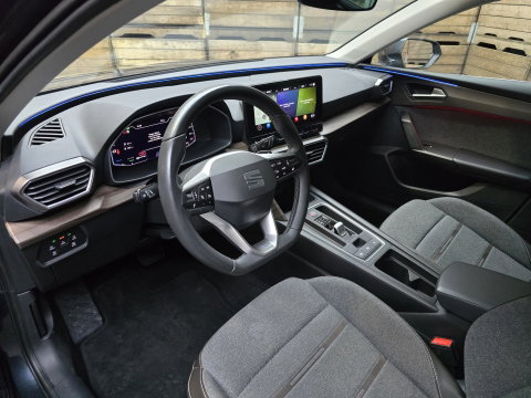SEAT Leon 1.4 TSI eHybrid PHEV Xcellence Pano Clima Navi Camera 18"LM