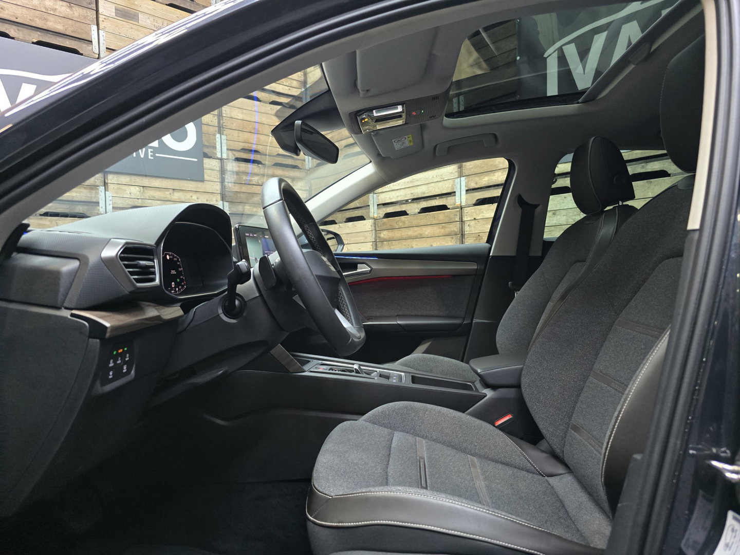 SEAT Leon 1.4 TSI eHybrid PHEV Xcellence Pano Clima Navi Camera 18"LM