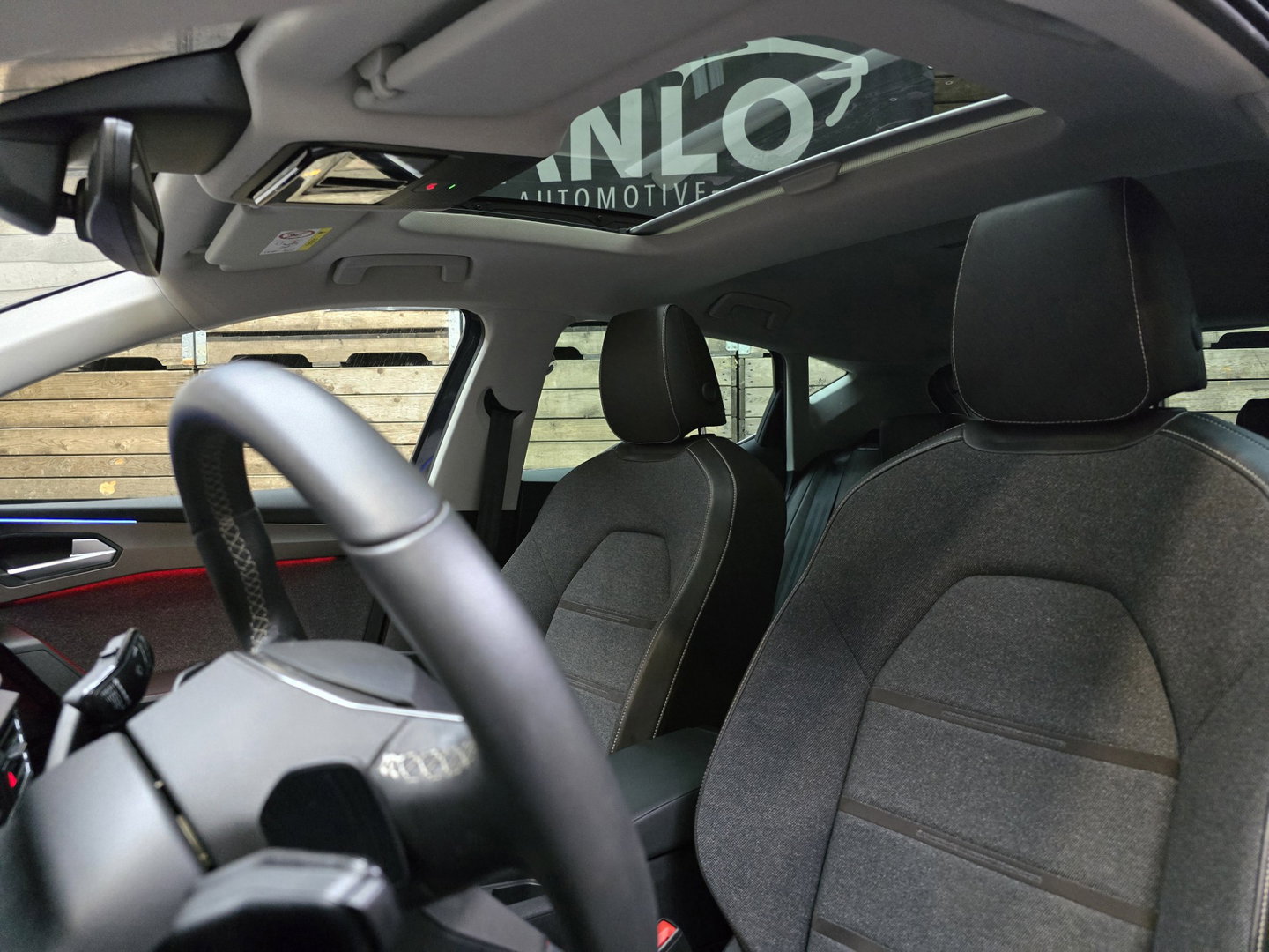 SEAT Leon 1.4 TSI eHybrid PHEV Xcellence Pano Clima Navi Camera 18"LM