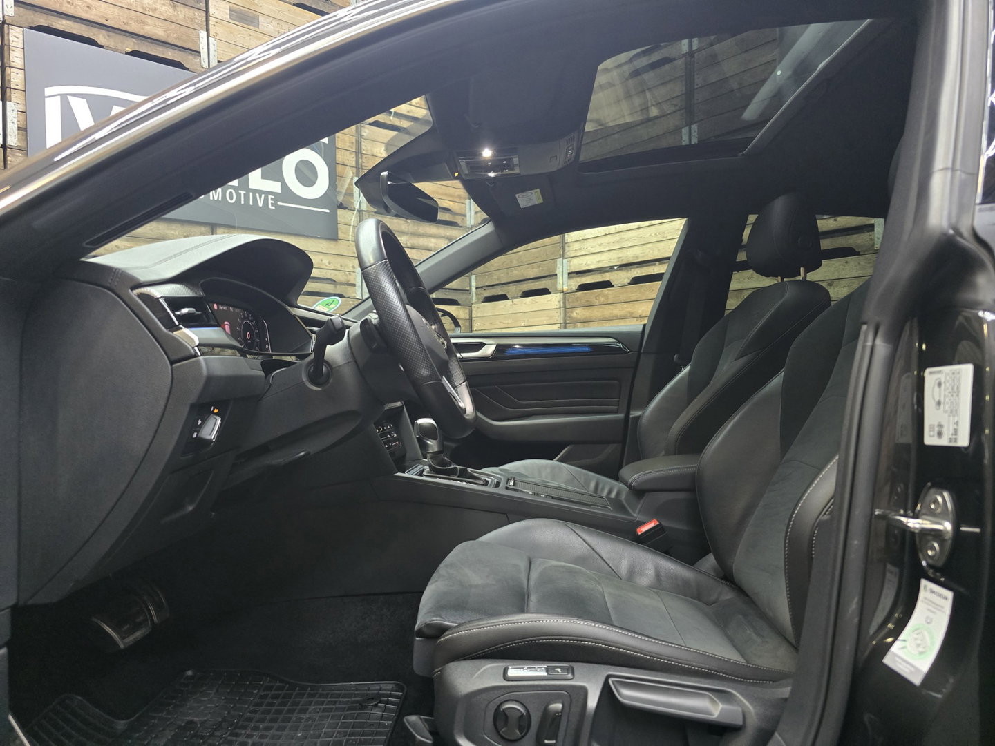 Volkswagen Arteon 1.4 TSI eHybrid R-Line Business+ Navi Pano LED IQ 360 19"LM