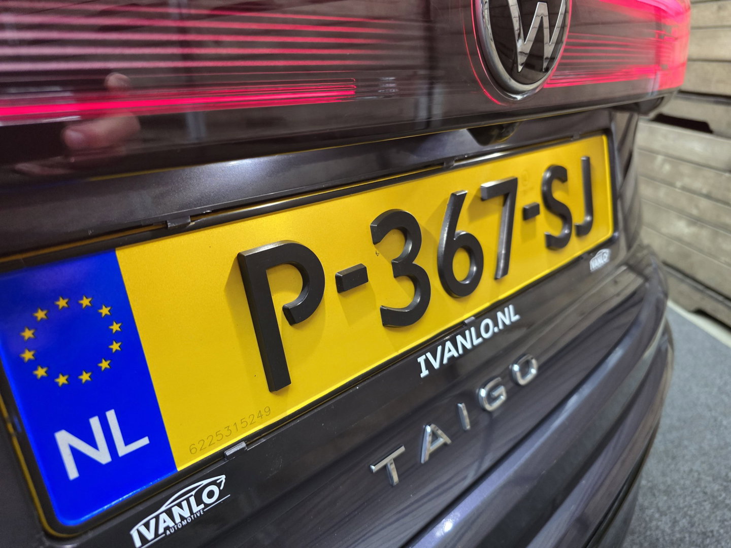Volkswagen Taigo 1.0 TSI R-Line Business Pano IQ Led Navi Clima Camera 18"LM