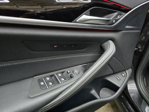BMW 5 Serie 530e Business Edition Plus HUD Navi LED Memory stoelv en koeling LM