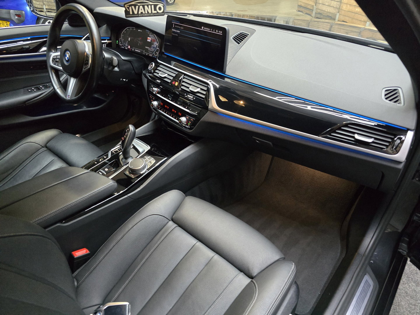 BMW 5 Serie 530e Business Edition Plus HUD Navi LED Memory stoelv en koeling LM