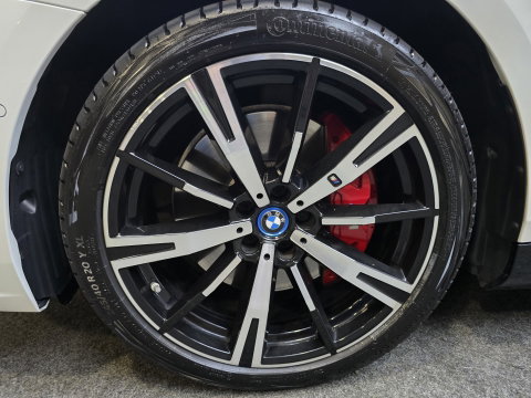 BMW 5 Serie 550e xDrive M Sport Pro Innovatie Pano HUD Carbon VCP 360 20"LM