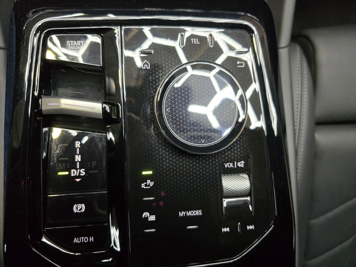 BMW 5 Serie 550e xDrive M Sport Pro Innovatie Pano HUD Carbon VCP 360 20"LM