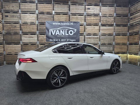 BMW 5 Serie 550e xDrive M Sport Pro Innovatie Pano HUD Carbon VCP 360 20"LM