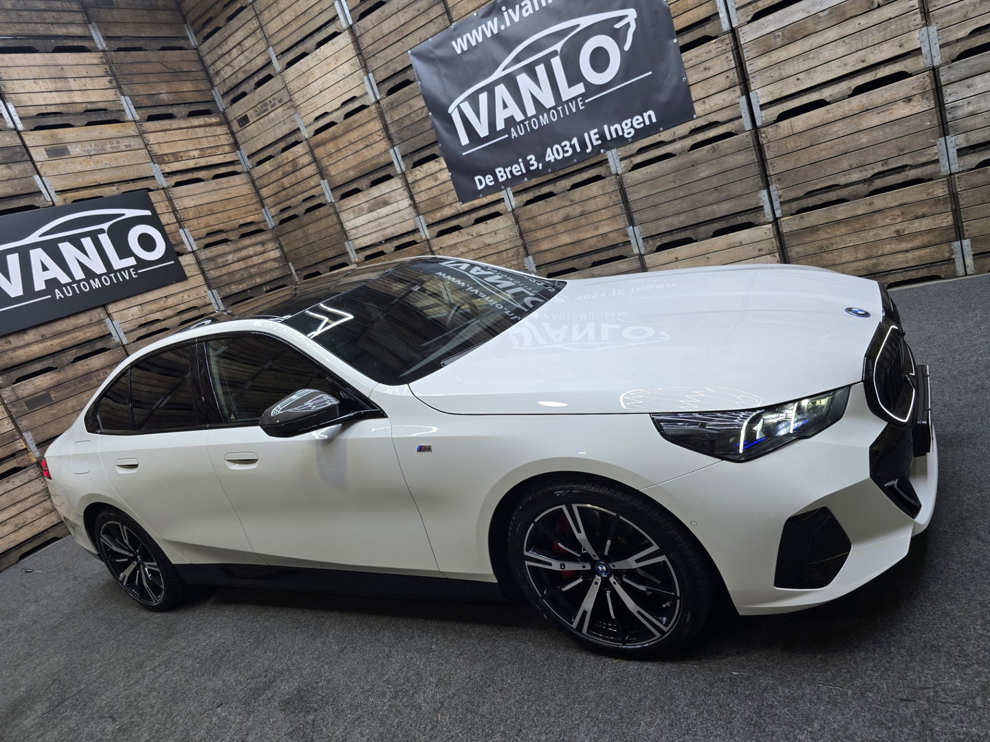 BMW 5 Serie 550e xDrive M Sport Pro Innovatie Pano HUD Carbon VCP 360 20"LM