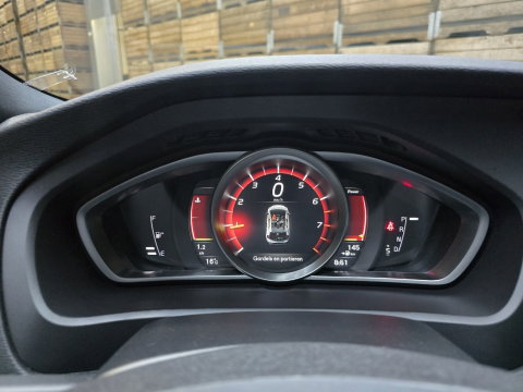 Volvo V40 1.5 T3 Kinetic R Design Pano LED Camera Trekhaak Clima Cruise LM