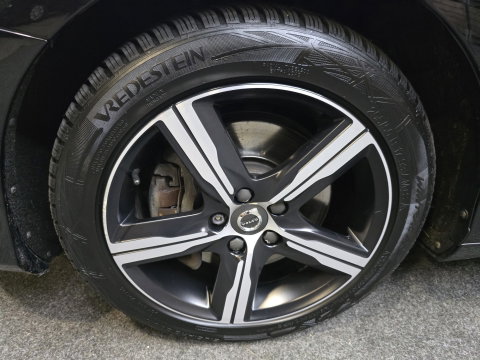 Volvo V40 1.5 T3 Kinetic R Design Pano LED Camera Trekhaak Clima Cruise LM