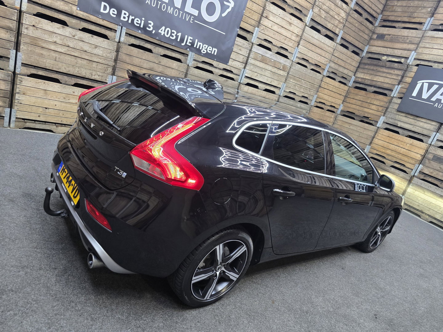 Volvo V40 1.5 T3 Kinetic R Design Pano LED Camera Trekhaak Clima Cruise LM
