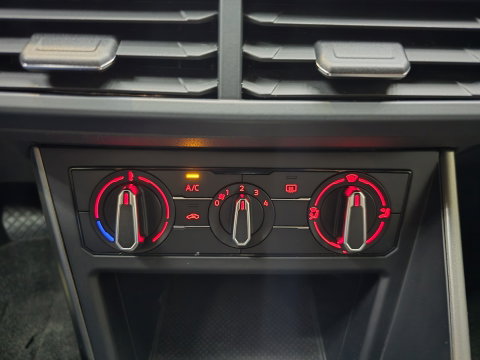 Volkswagen Polo 1.0 TSI Comfortline Navi Carplay PDC V&A Airco Cruise