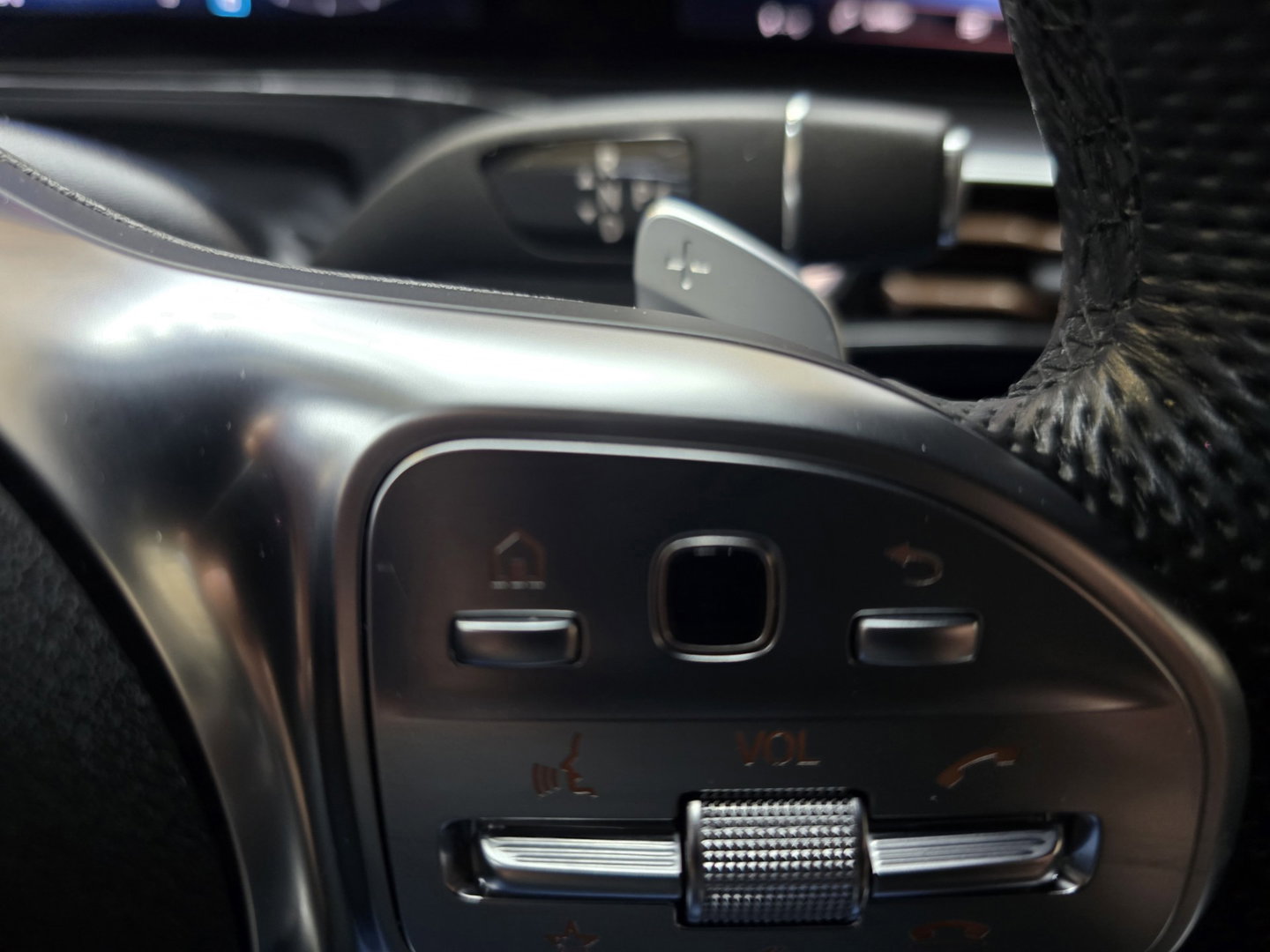 Mercedes-Benz EQC 400 4MATIC Business Solution AMG 80 kWh Navi Sfeerverlichting Camera 20"LM