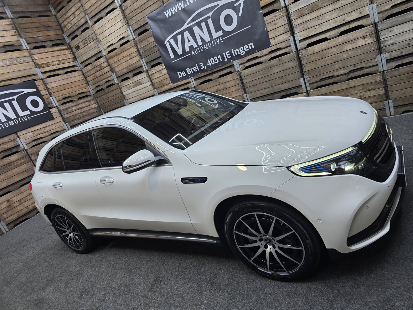 Mercedes-Benz EQC 400 4MATIC Business Solution AMG 80 kWh Navi Sfeerverlichting Camera 20"LM