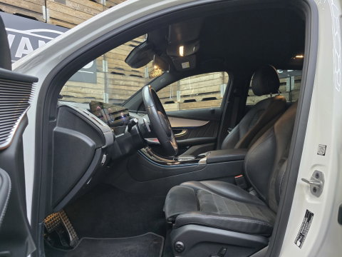 Mercedes-Benz EQC 400 4MATIC Business Solution AMG 80 kWh Navi Sfeerverlichting Camera 20"LM