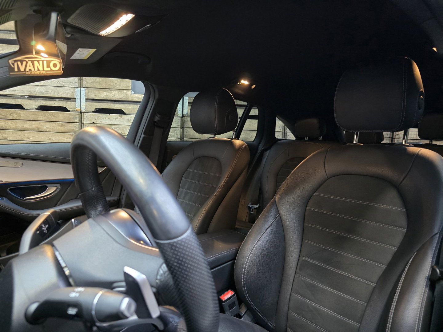 Mercedes-Benz EQC 400 4MATIC Business Solution AMG 80 kWh Navi Sfeerverlichting Camera 20"LM