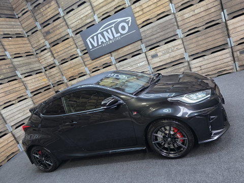 Toyota Yaris 1.6 GR Four Performance Carplay Akrapovic Carbon LED Camera 18"LM
