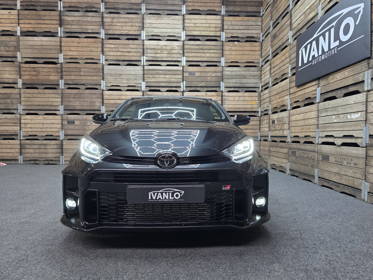 Toyota Yaris 1.6 GR Four Performance Carplay Akrapovic Carbon LED Camera 18"LM