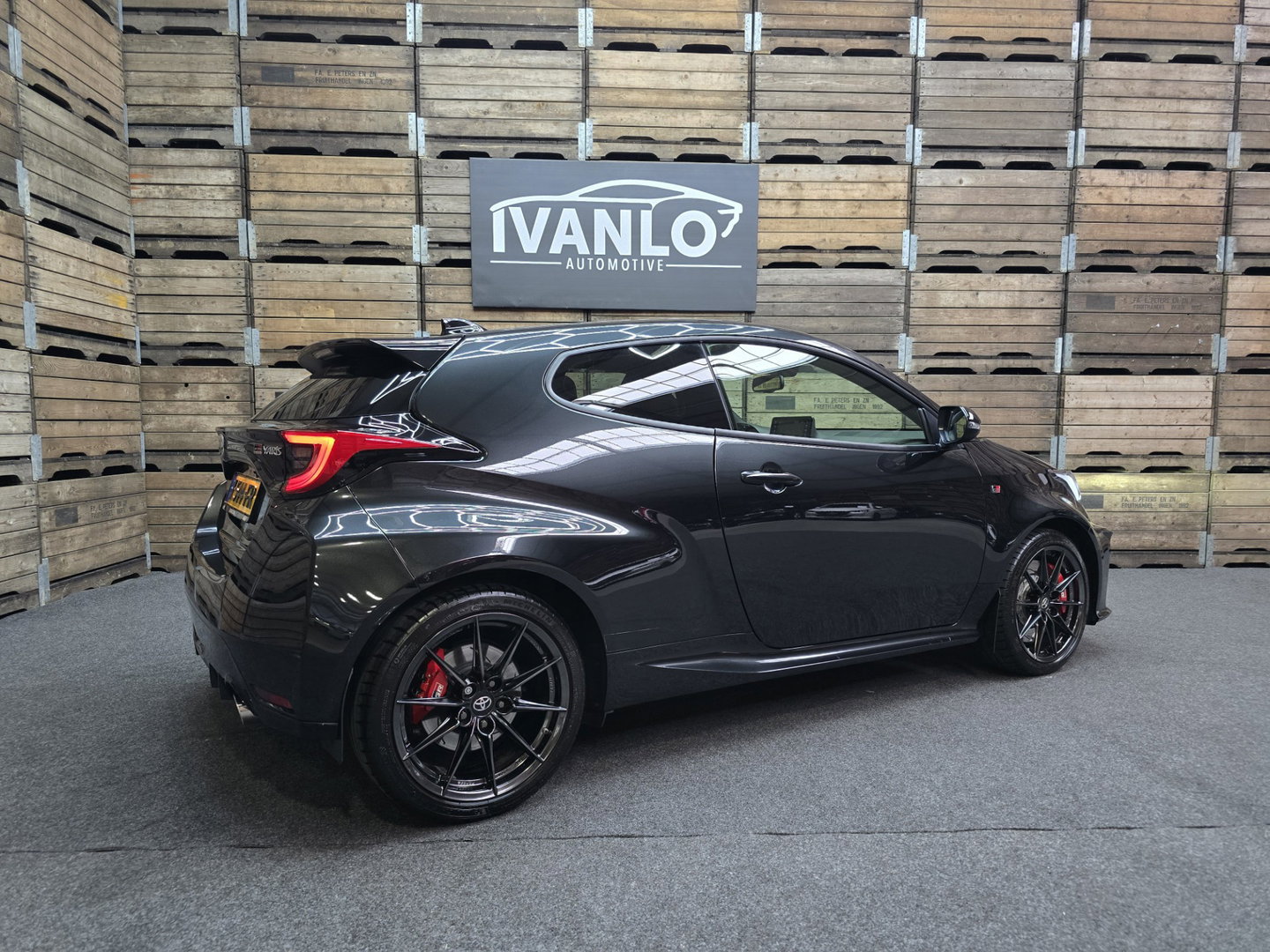 Toyota Yaris 1.6 GR Four Performance Carplay Akrapovic Carbon LED Camera 18"LM