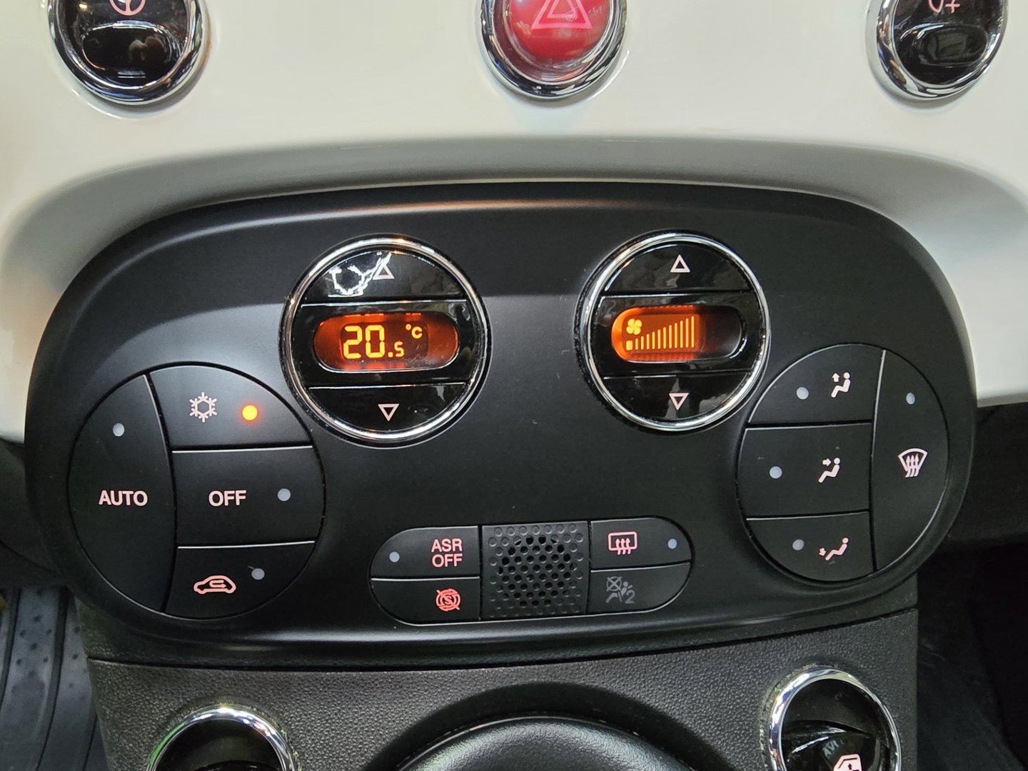 Fiat 500C 1.0 Hybrid Dolcevita Climate control leder Carplay DAB+ Achtersensoren 15''LM