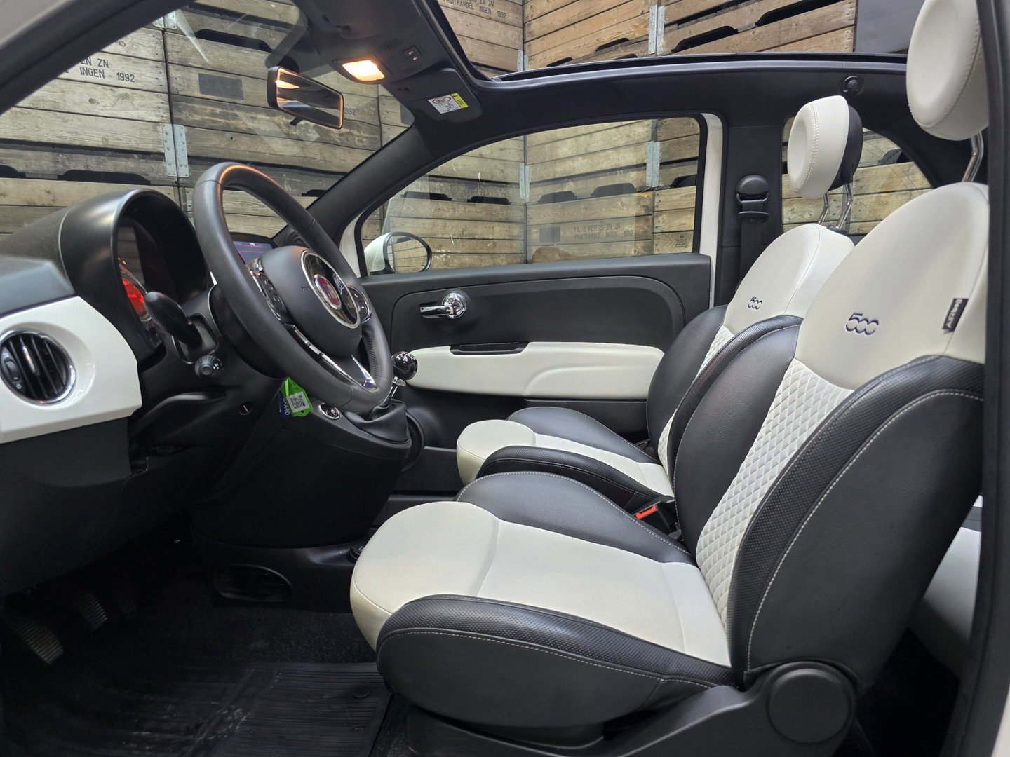 Fiat 500C 1.0 Hybrid Dolcevita Climate control leder Carplay DAB+ Achtersensoren 15''LM