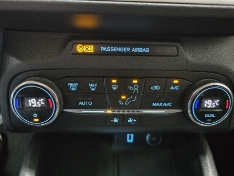 Ford Focus 1.0 EcoBoost Trend Edition Business PDC Navi Clima Cruise LM