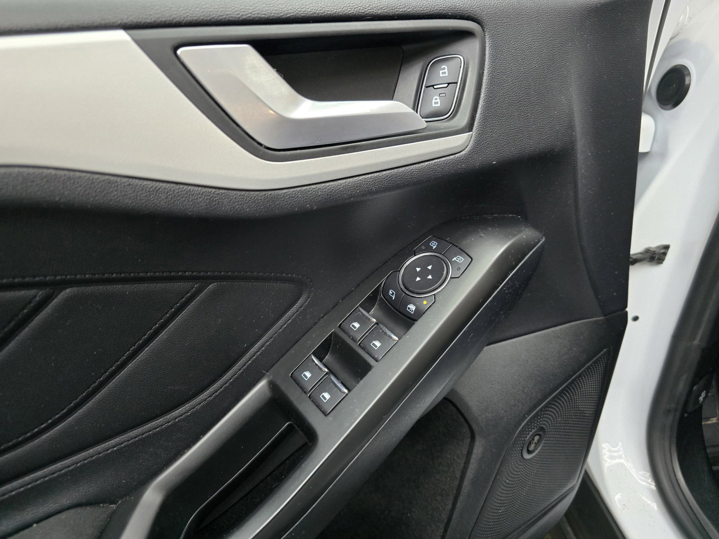 Ford Focus 1.0 EcoBoost Trend Edition Business PDC Navi Clima Cruise LM