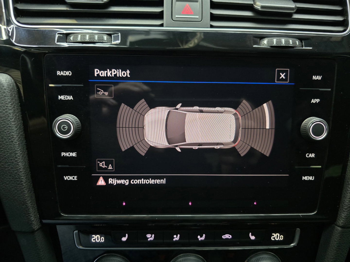 Volkswagen Golf 1.4 TSI R-Line Highline VCP LED Matrix Clima Carplay Navi 17"LM