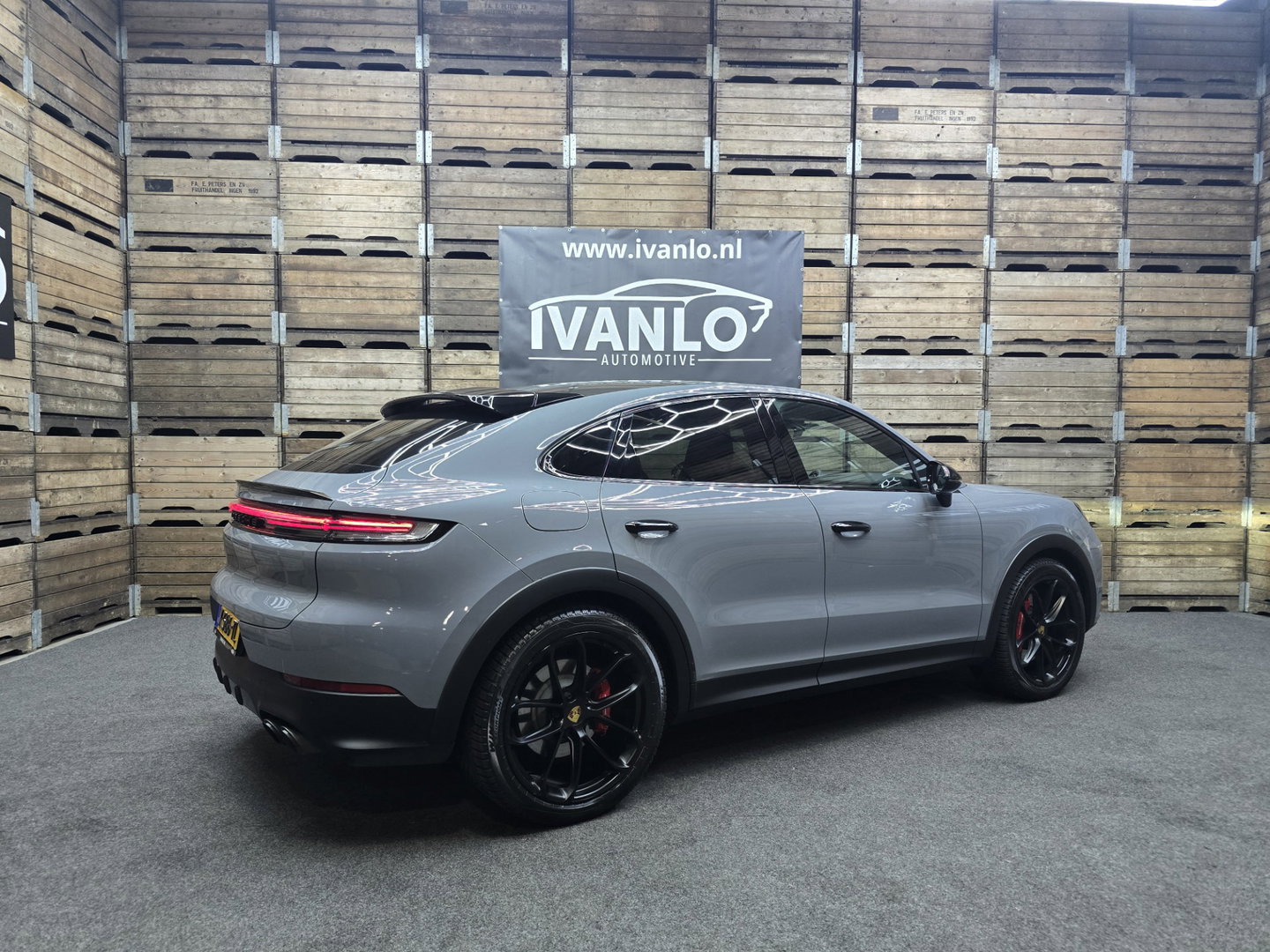 Porsche Cayenne Coupé 3.0 E-Hybrid Carbon Dak Bijr. Display Alcant. Hemel/stuur Chrono 22"GT Uniek!